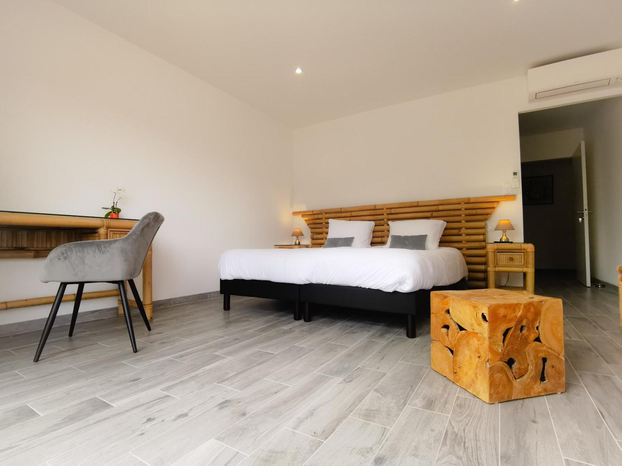 Bed and Breakfast Domaine Des Bois Argentes Saugirard Pokoj fotografie